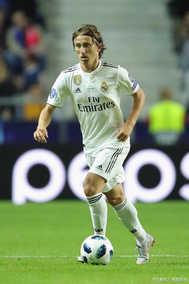 埃弗顿的锋线难题：佩皮是答案，还是又一次昂贵的尝试