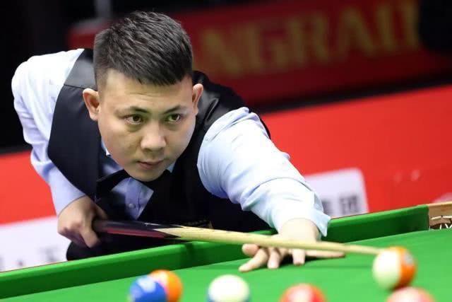 拉斯穆斯·霍伊伦(22 岁)在那不勒斯对阵尤文图斯的比赛中攻入 2 个进球！